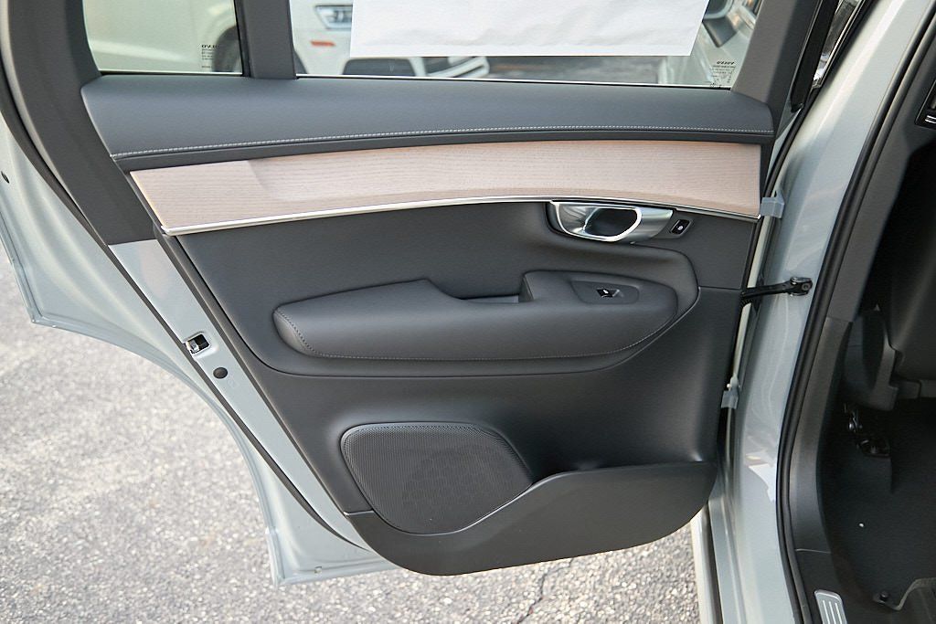 2026 VOLVO XC90 - Image 15