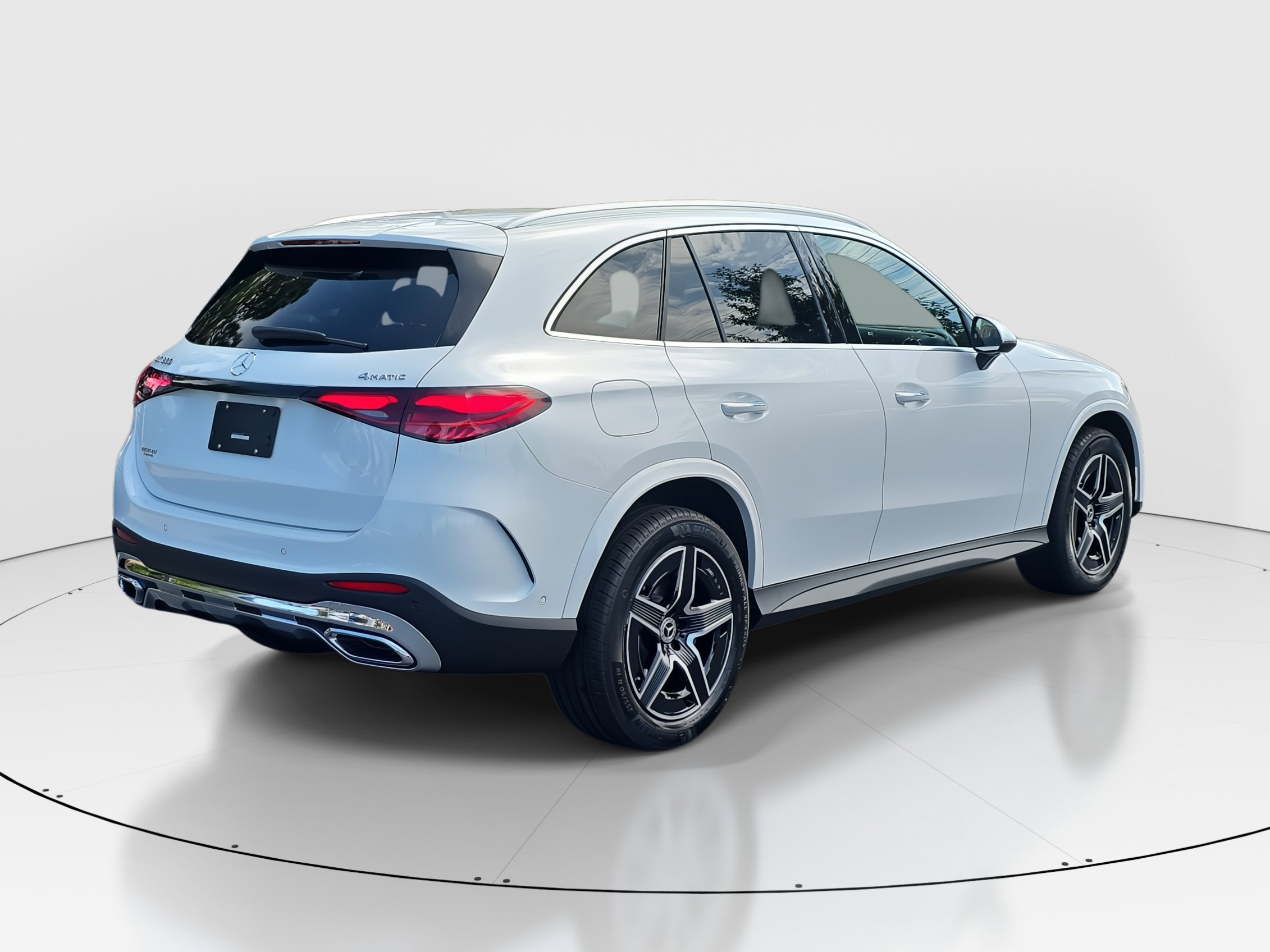 2026 Mercedes Benz GLC 300 4MATIC photo 4