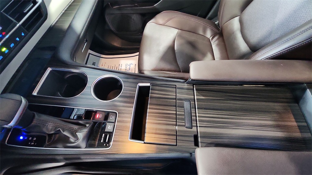 2023 Toyota Sienna Platinum photo 20