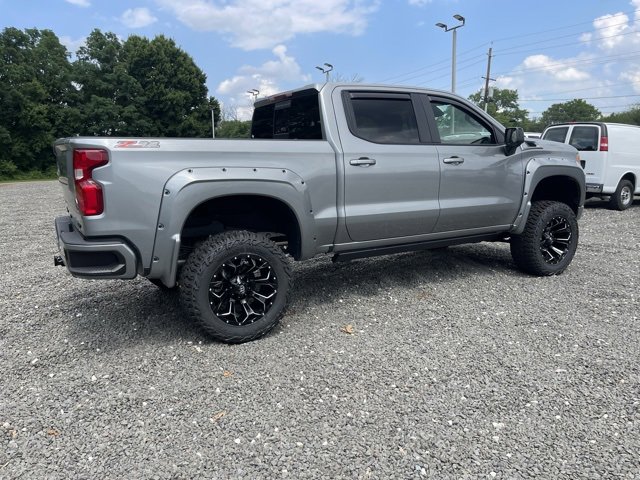 2025 Chevrolet Silverado 1500 RST photo 9