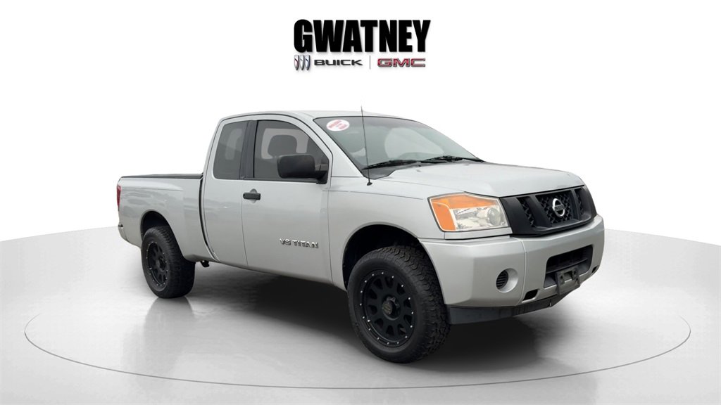 2013 Nissan Titan S's photo