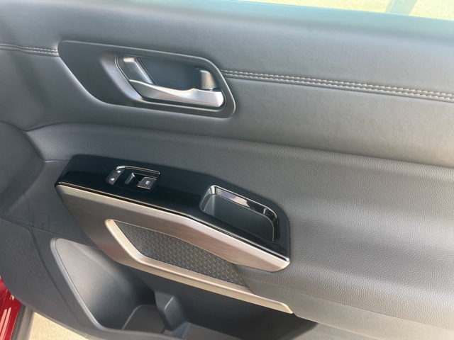 2025 Nissan Pathfinder Platinum photo 20