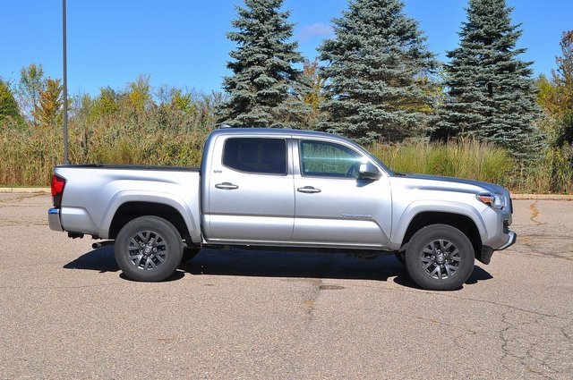 2023 Toyota Tacoma SR5 4x4 Double Cab photo 2