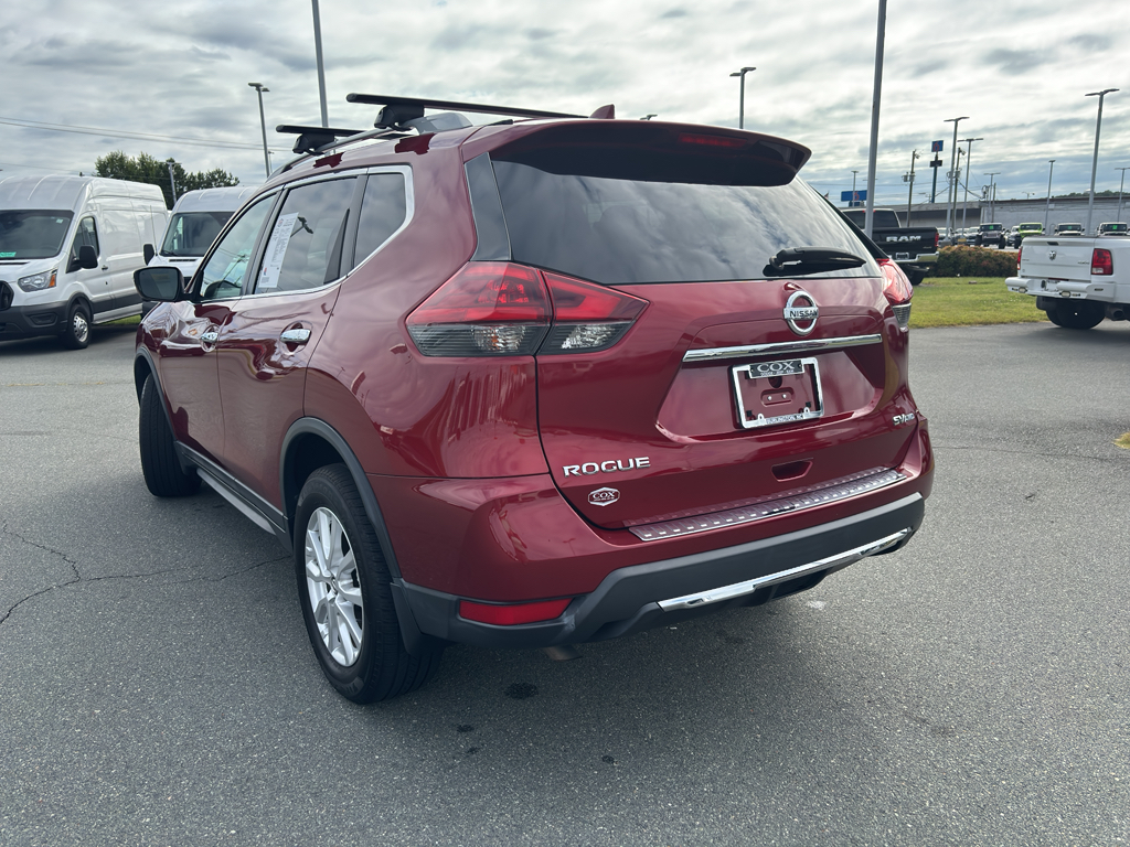 2018 Nissan Rogue SV photo 3