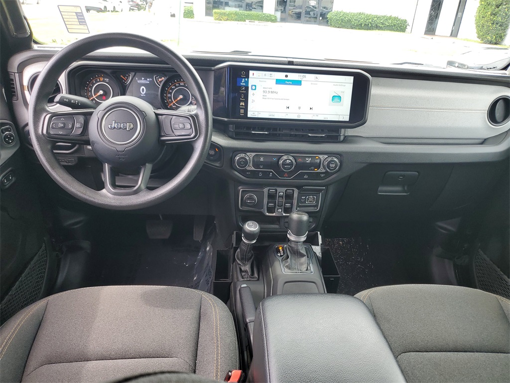 2024 Jeep Gladiator photo 14