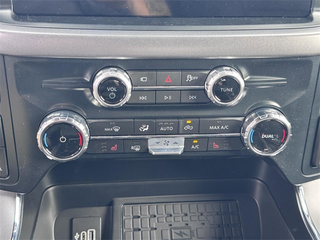 2025 Ford F-150 XLT photo 14