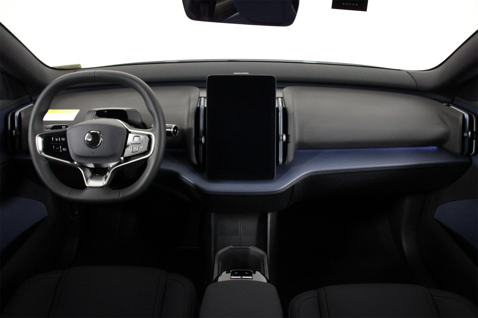 2025 Volvo EX30 Plus photo 3