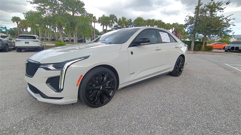 2022 Cadillac CT4 photo 3