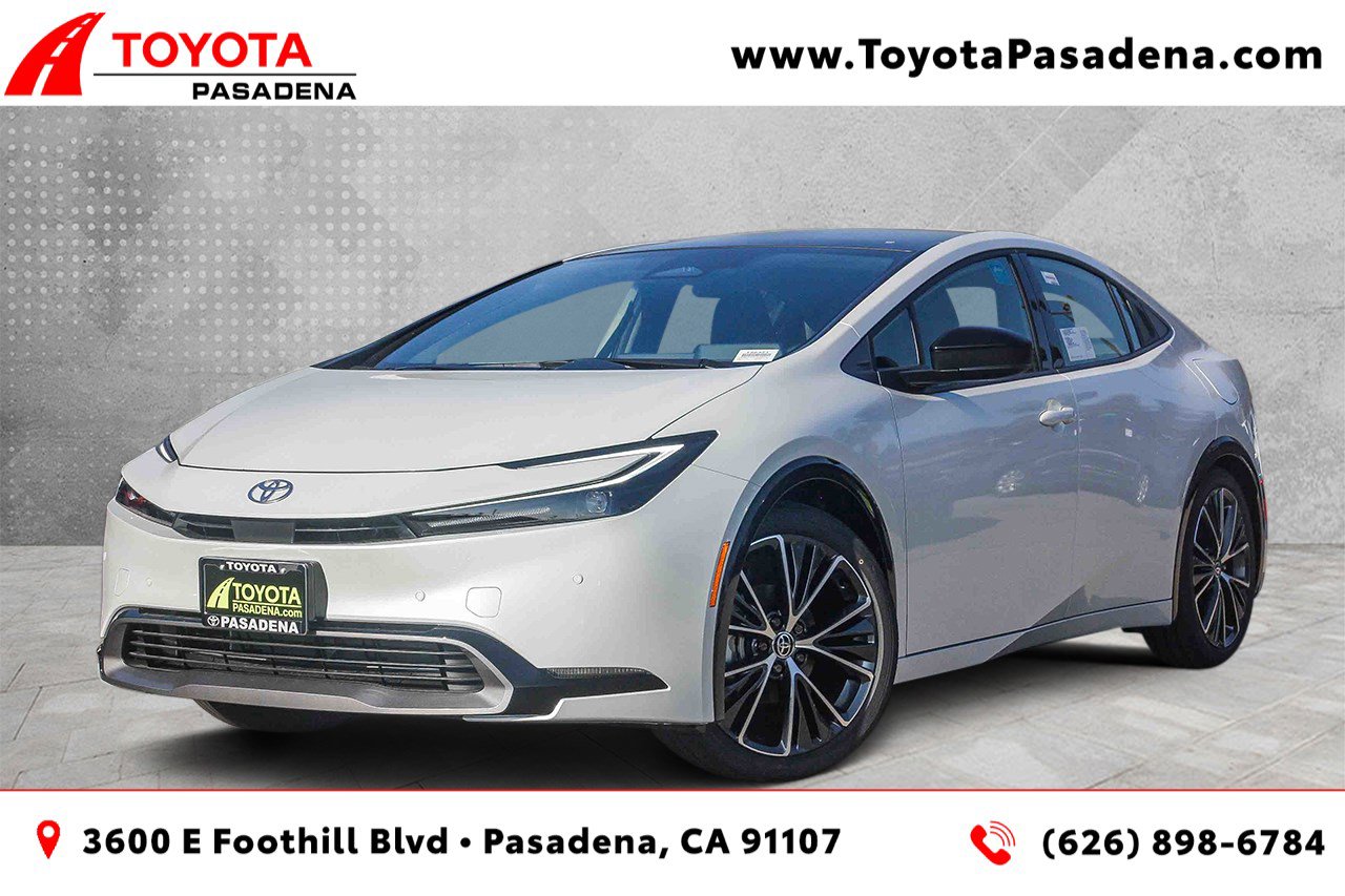 2026 Toyota Prius XLE's photo