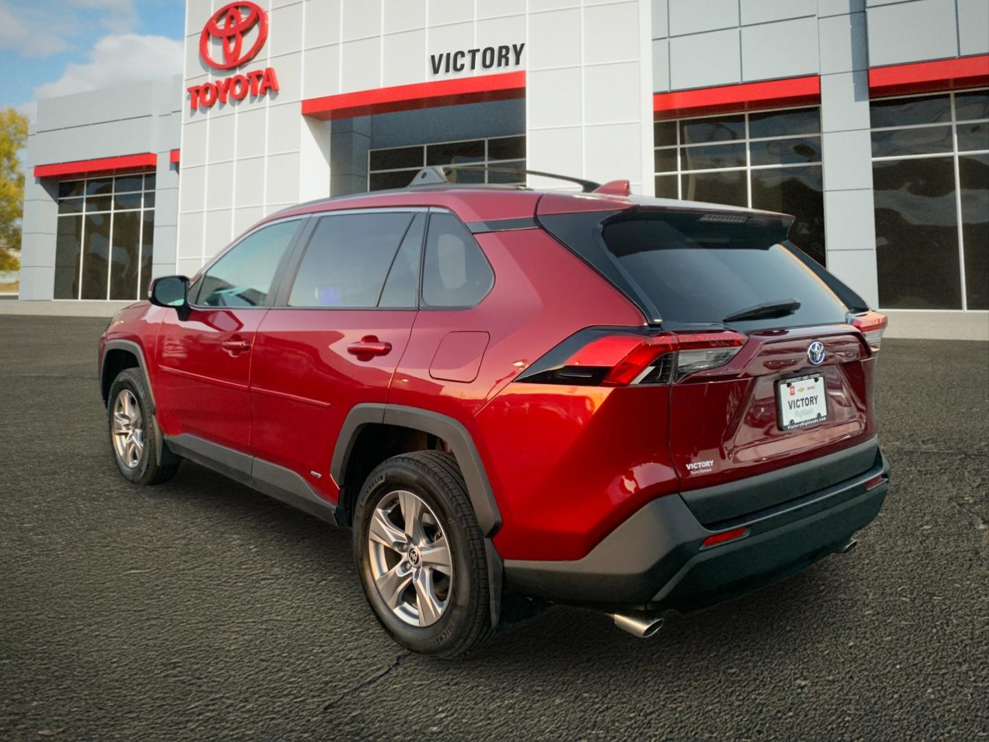 2024 Toyota RAV4 Hybrid XLE photo 4