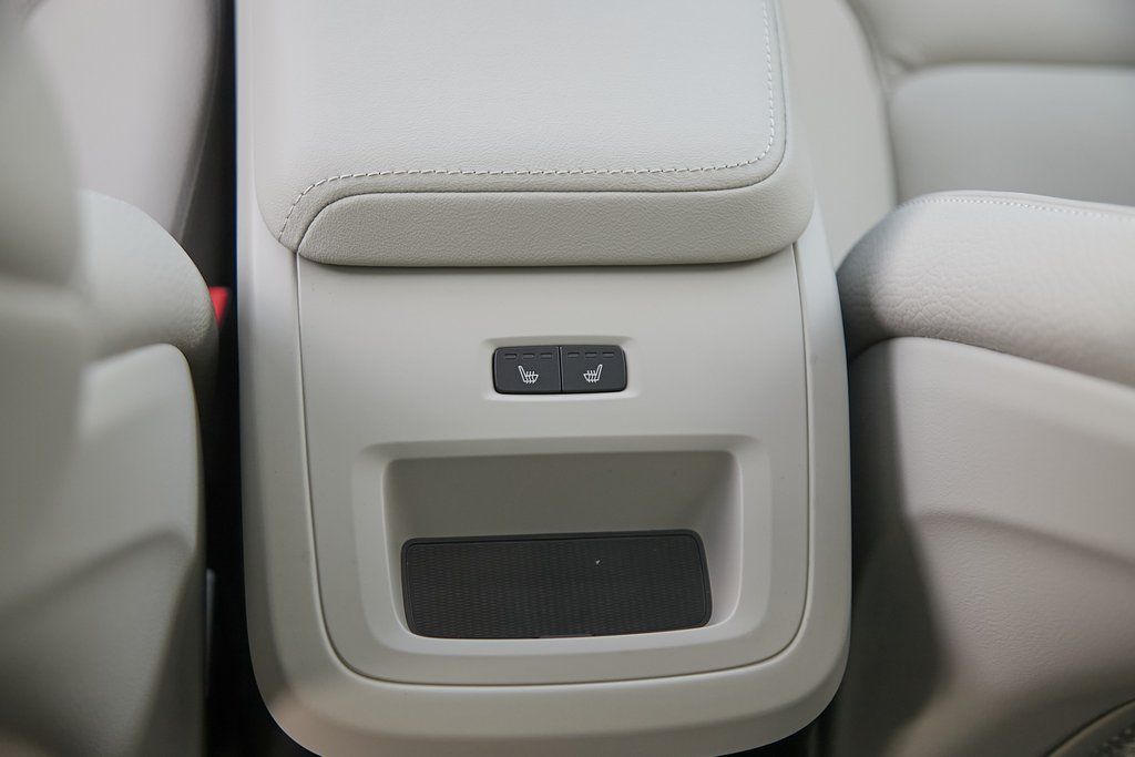 2025 VOLVO XC60 - Image 20