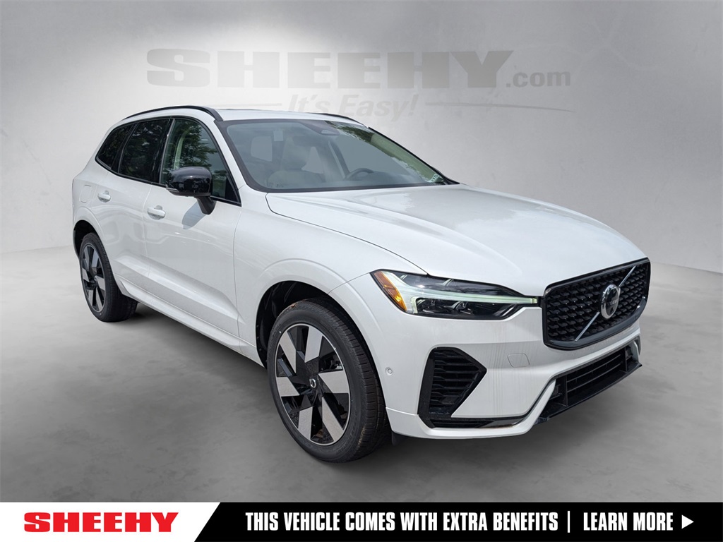 2025 Volvo XC60 Plus's photo