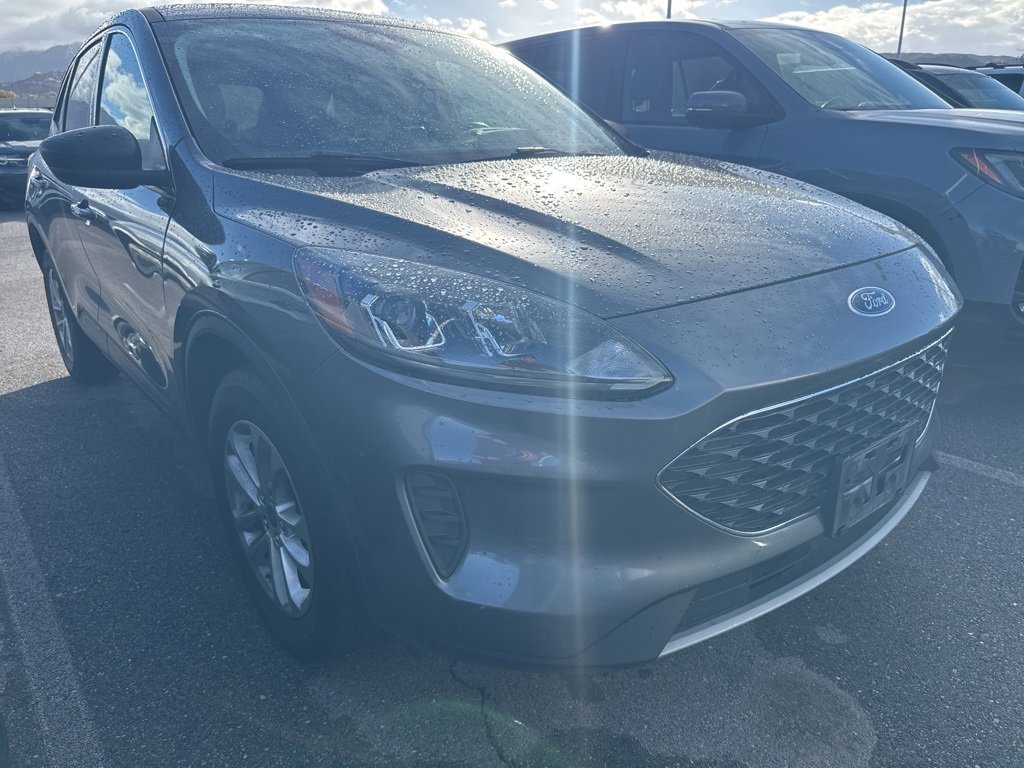 2022 Ford Escape SE photo 3