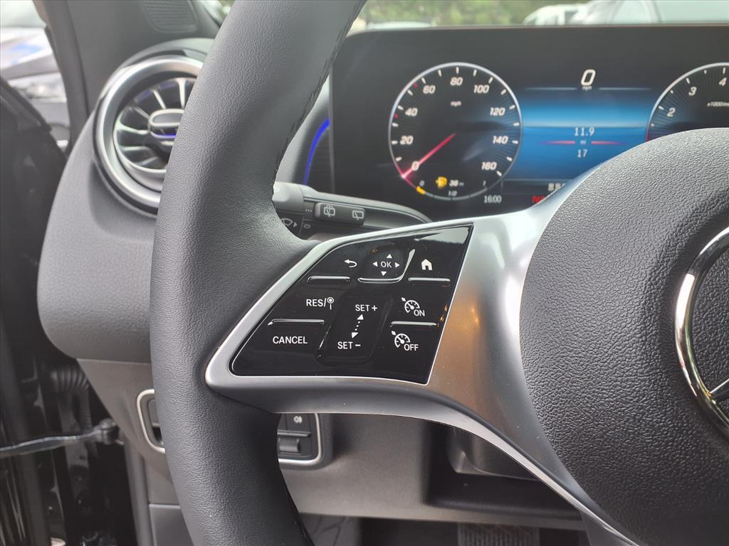 2026 Mercedes Benz GLB 250 4MATIC photo 15