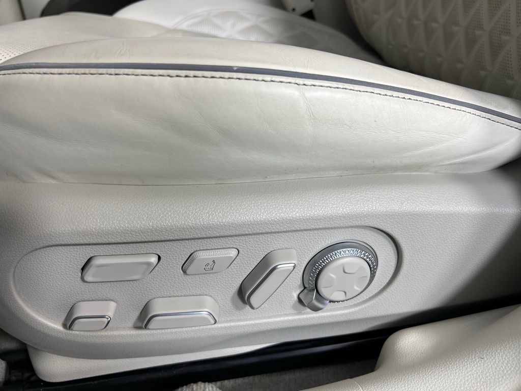 2023 Genesis GV60 Performance photo 23