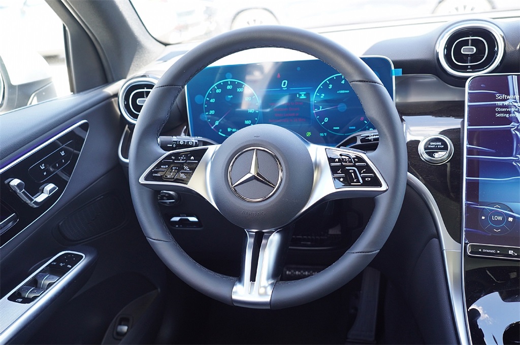 2026 Mercedes Benz GLC 300 photo 17