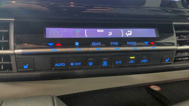 Used 2024 SILVER Toyota XLE image 17