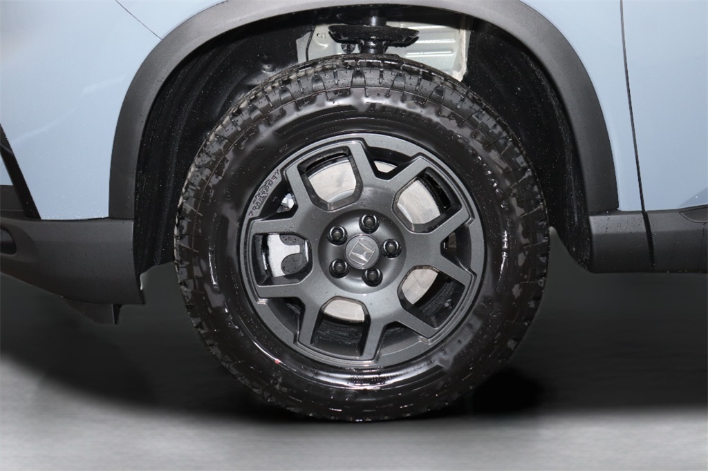 2025 Honda Pilot TrailSport photo 3