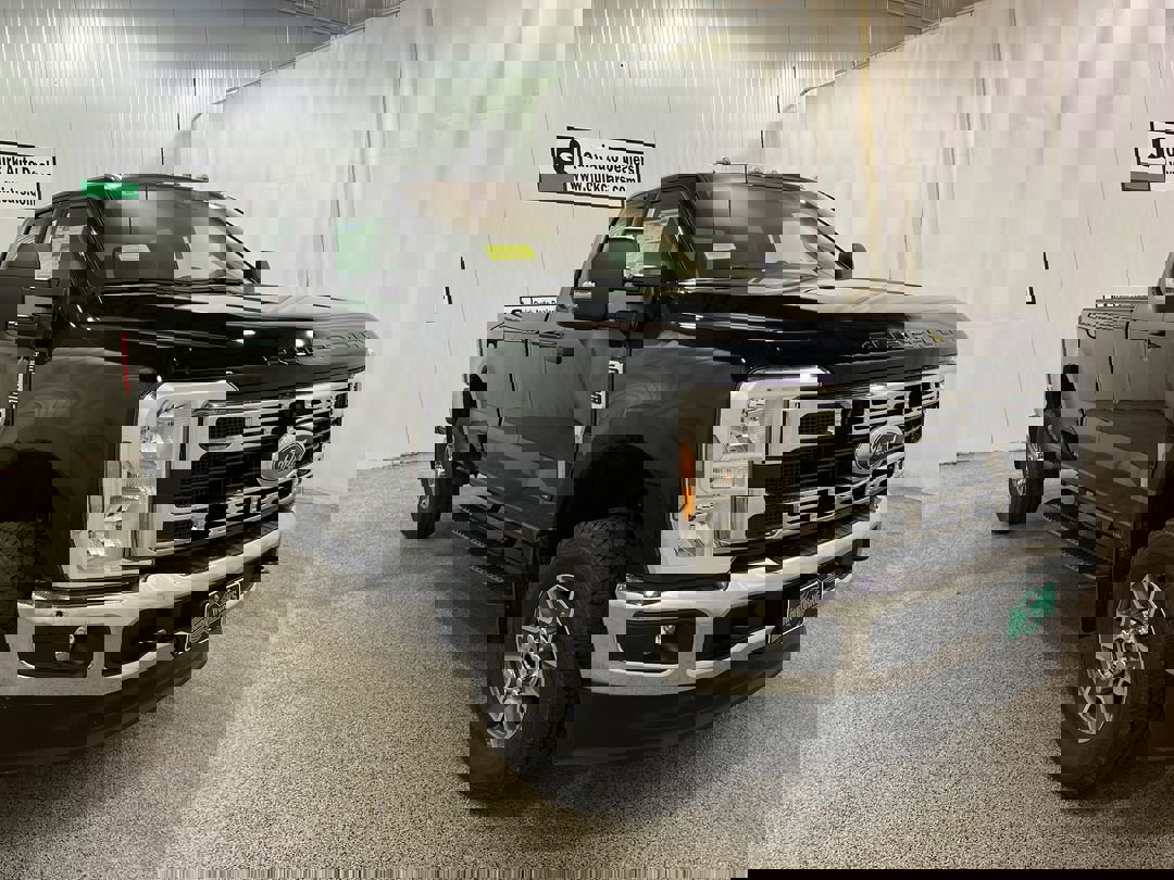 New 2025 Agate Black Metallic Ford XLT image 1