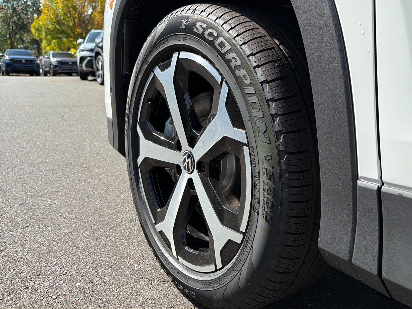 2025 Volkswagen Tiguan SE photo 25