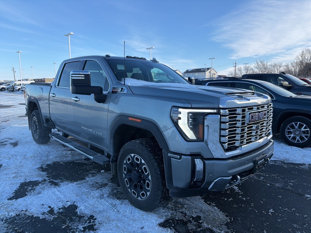 2024 Gmc Sierra 3500 HD Denali photo 2