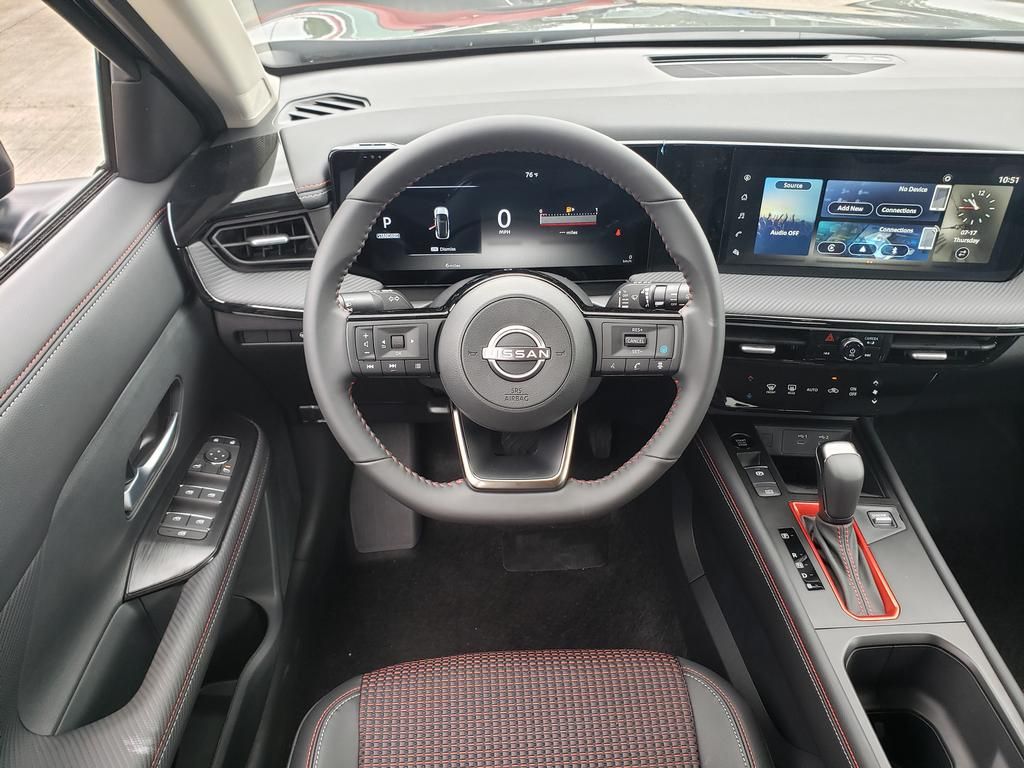 2025 Nissan Kicks SR photo 8