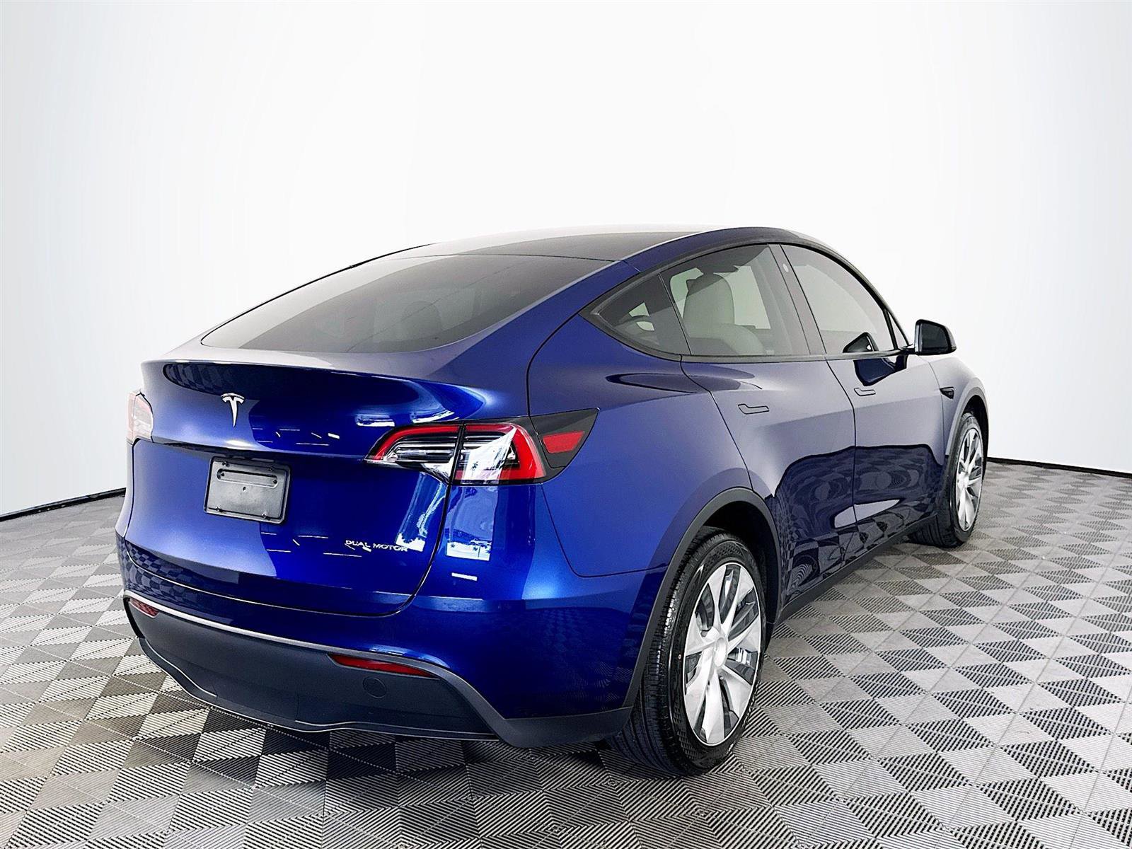 2023 Tesla Model Y Long Range photo 5
