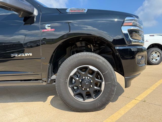 2025 Ram 3500 Laramie photo 4