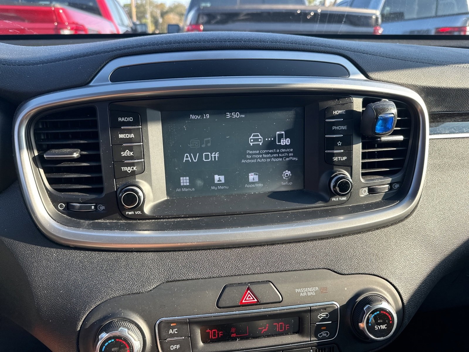 2019 Kia Sorento LX photo 3