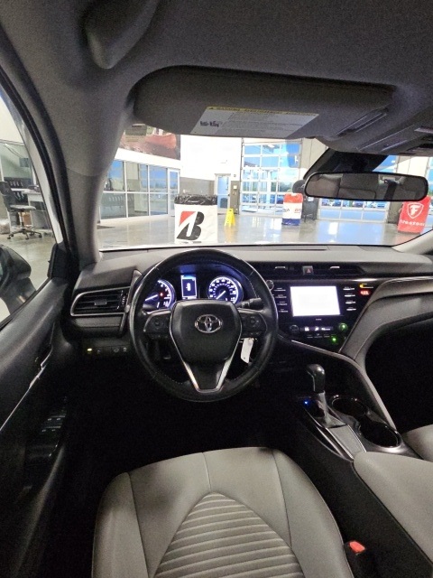 2020 Toyota Camry SE photo 22