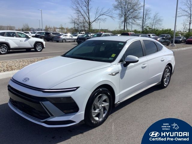 2025 Hyundai Sonata SE's photo