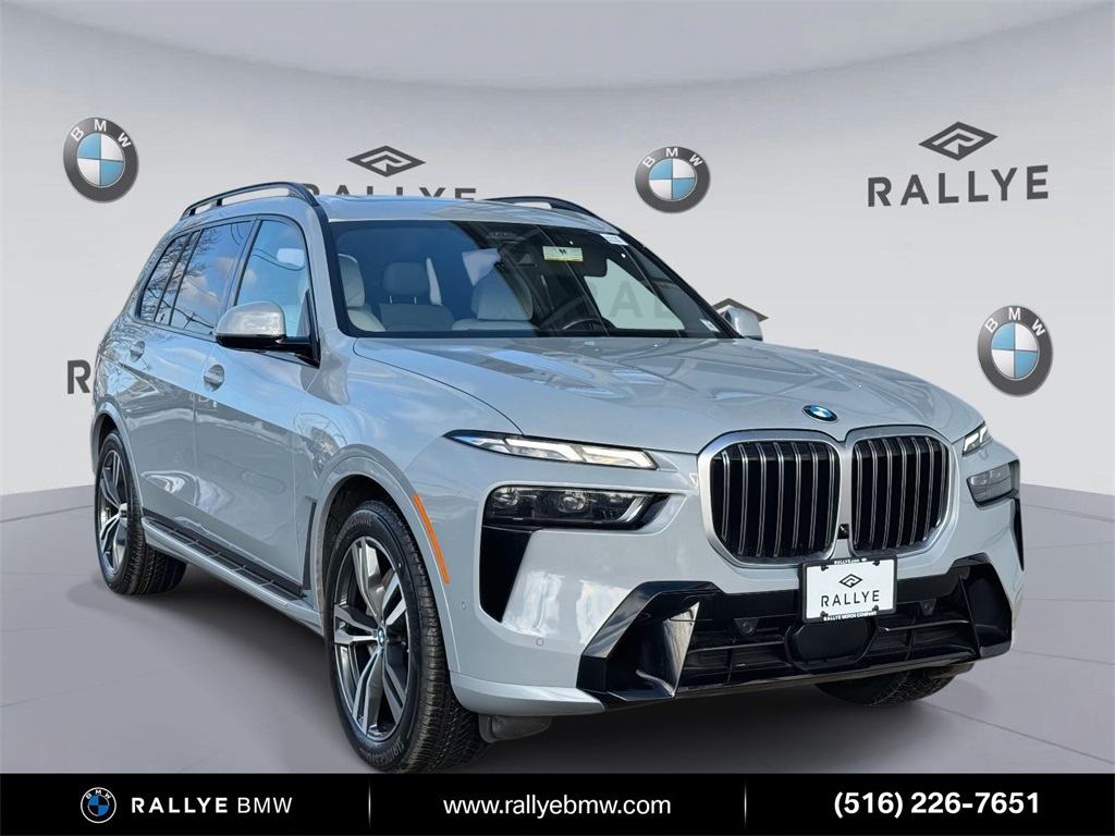 2024 BMW X7 40i's photo