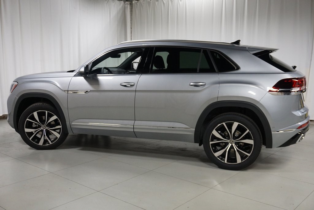 2025 Volkswagen Atlas Cross Sport SEL Premium R-Line photo 11