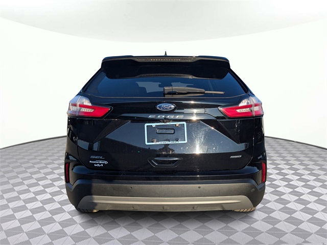 2023 Ford Edge SEL photo 2