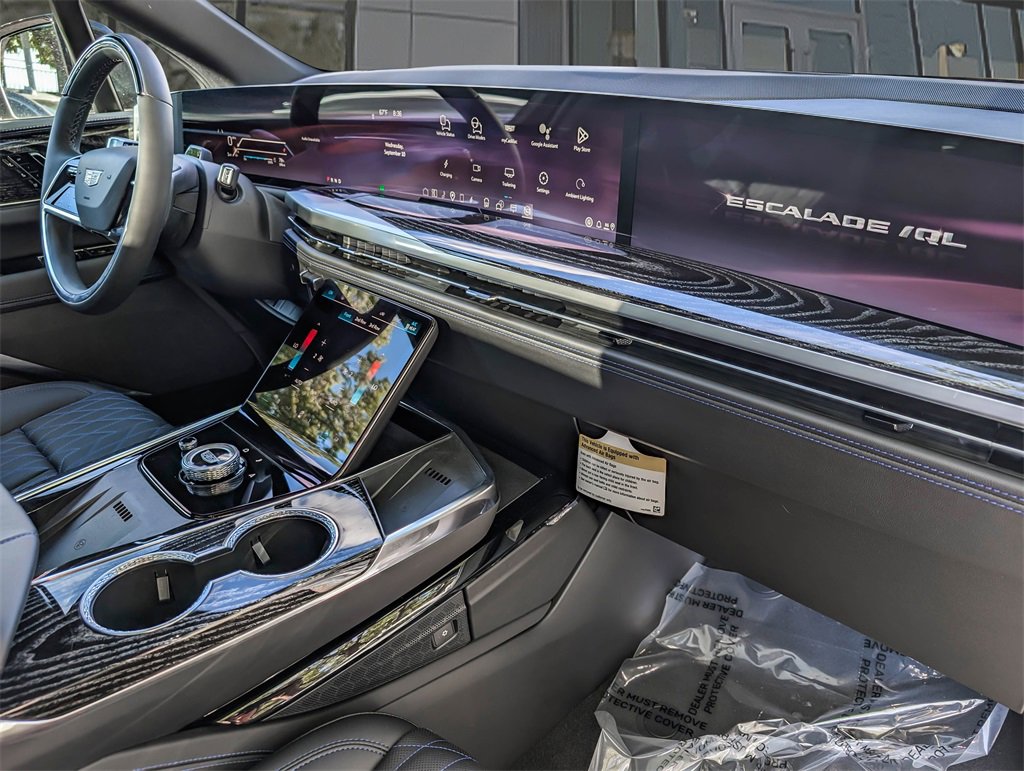 2026 Cadillac Escalade Sport photo 13