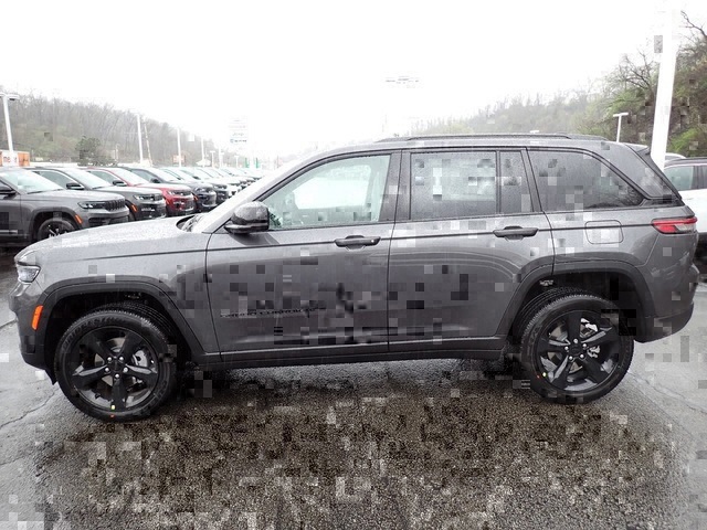 2025 Jeep Grand Cherokee Altitude photo 2