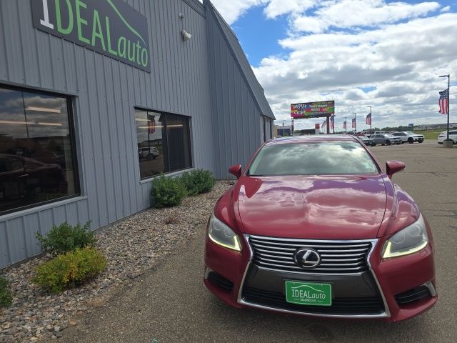 2013 Lexus LS 460 photo 2