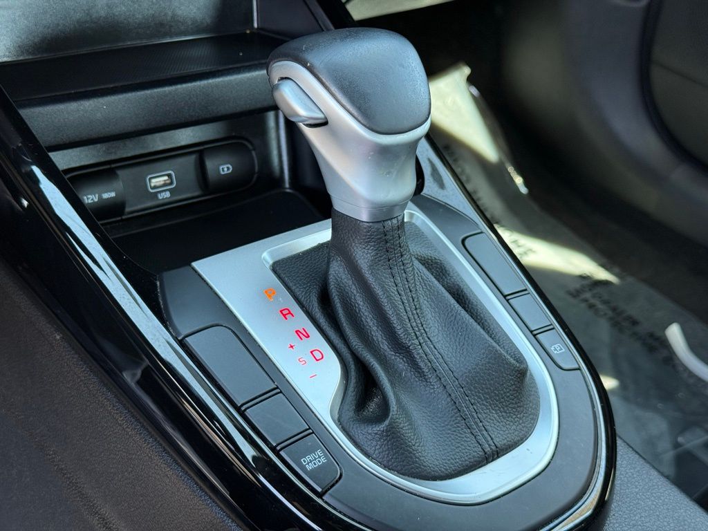 2023 Kia Forte GT-Line photo 11