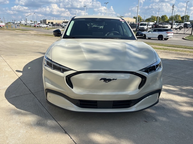 2025 Ford Mustang Mach-E Premium photo 4