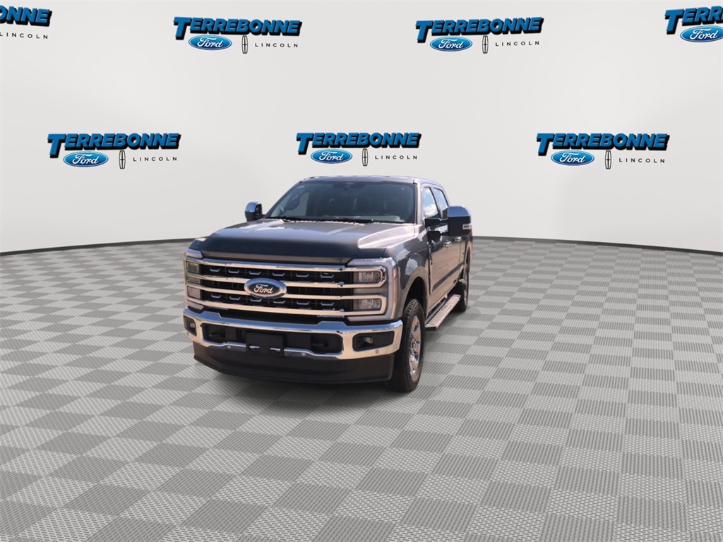 2026 Ford F-250 Lariat photo 3