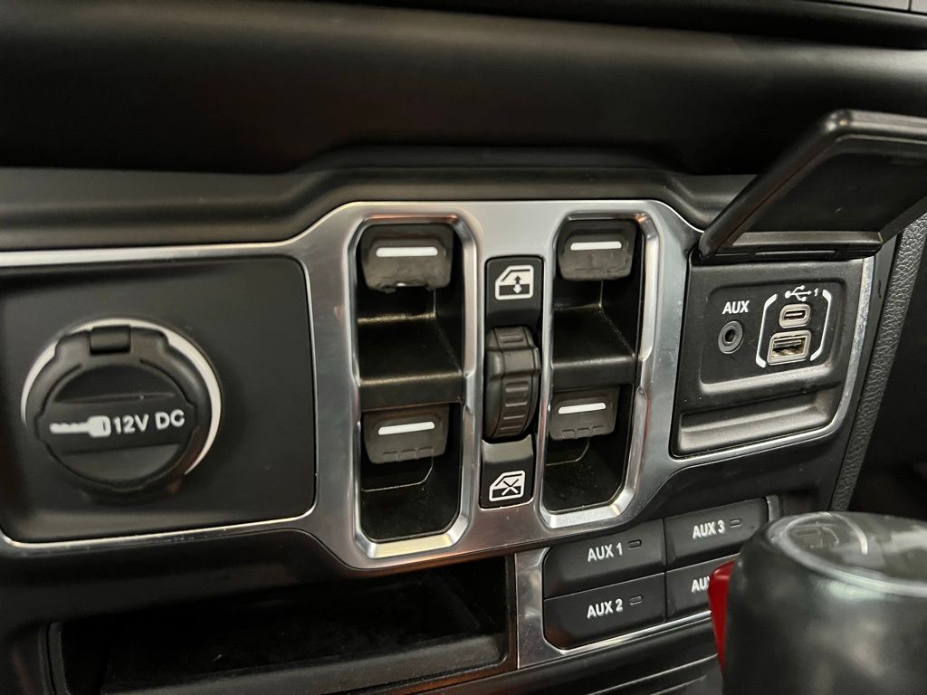 2023 Jeep Wrangler Sahara 4xe photo 13