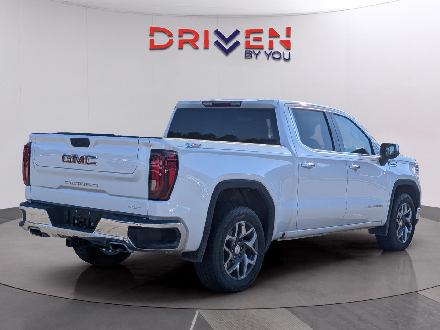 2024 Gmc Sierra 1500 SLT photo 4