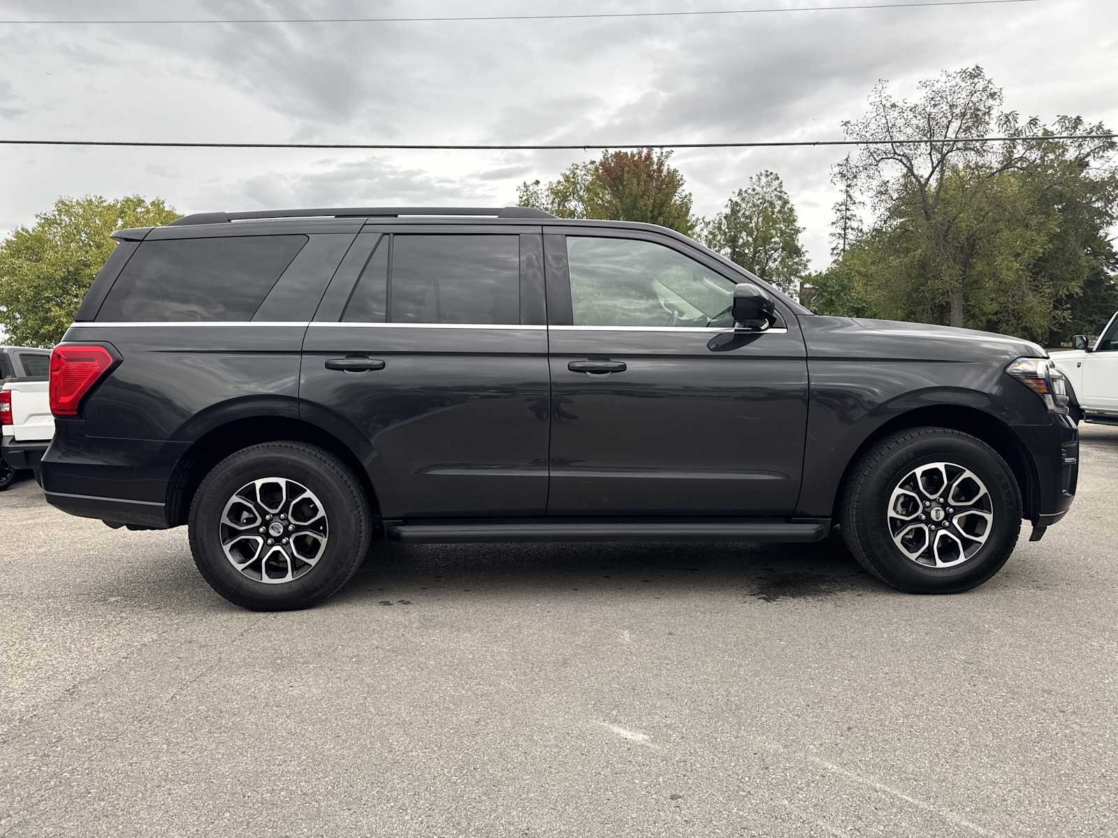 2024 Ford Expedition XLT photo 4