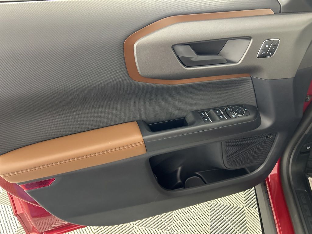 2025 Ford Bronco Sport Outer Banks photo 13
