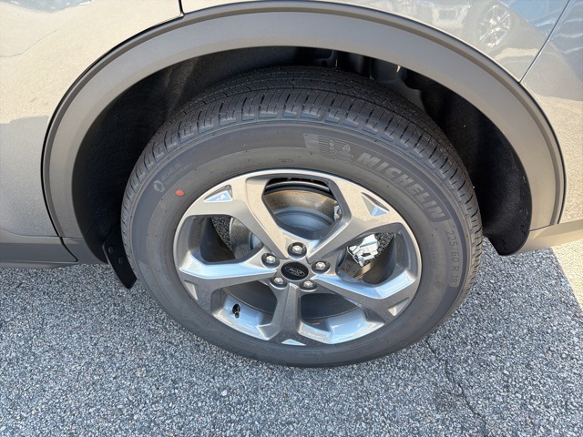 2025 Ford Escape ST-Line photo 6