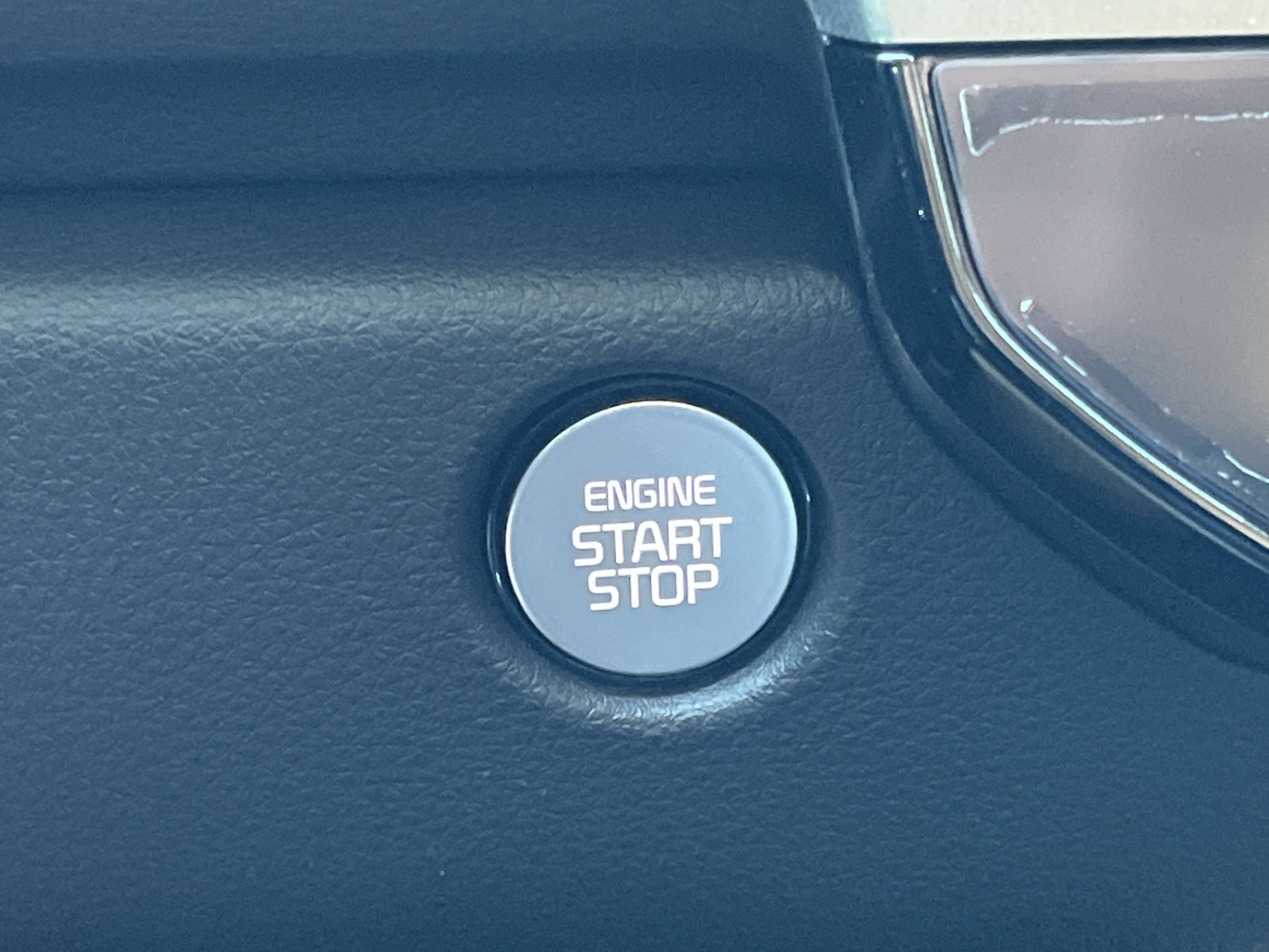 2026 Kia Carnival SX photo 4