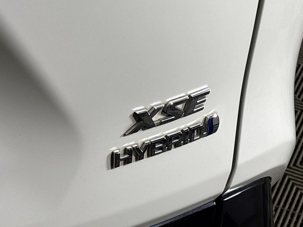 2020 Toyota RAV4 Hybrid XSE photo 23