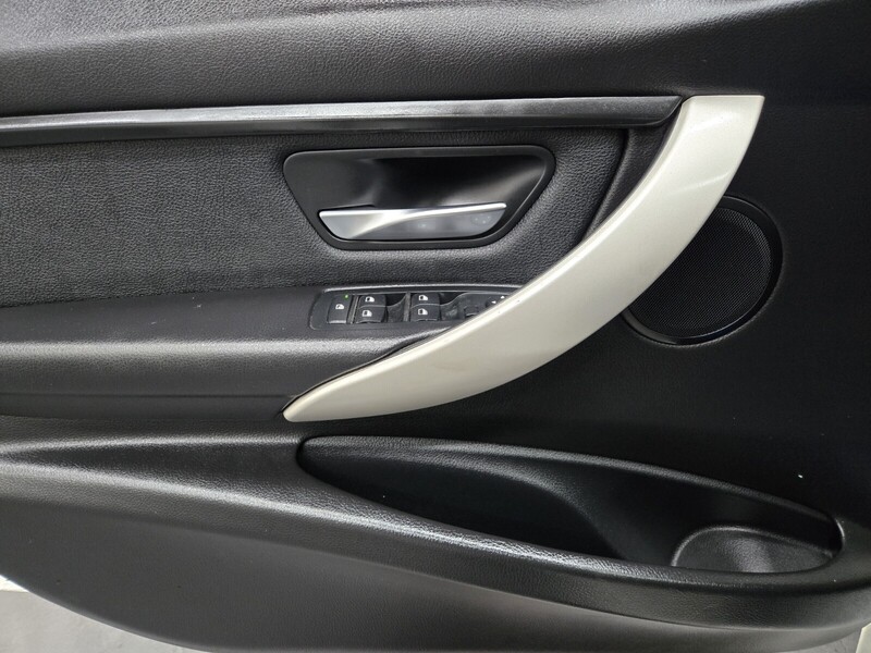 2018 Bmw 320i Sedan photo 13