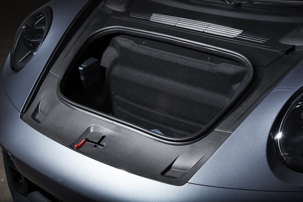 2026 Porsche 911 Coupe GTS photo 41