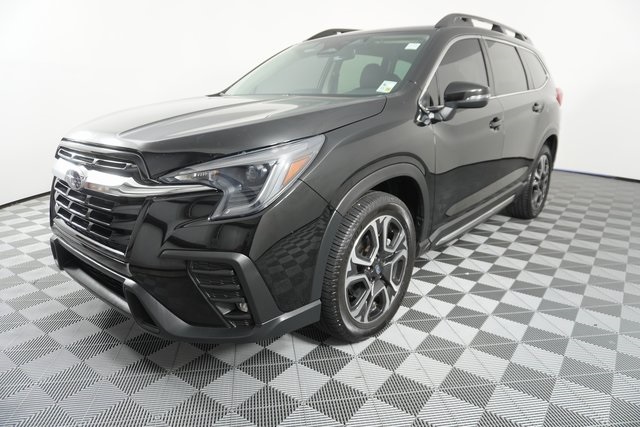 2023 Subaru Ascent Limited photo 3